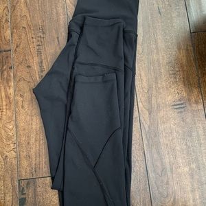 In movement leggings 25”